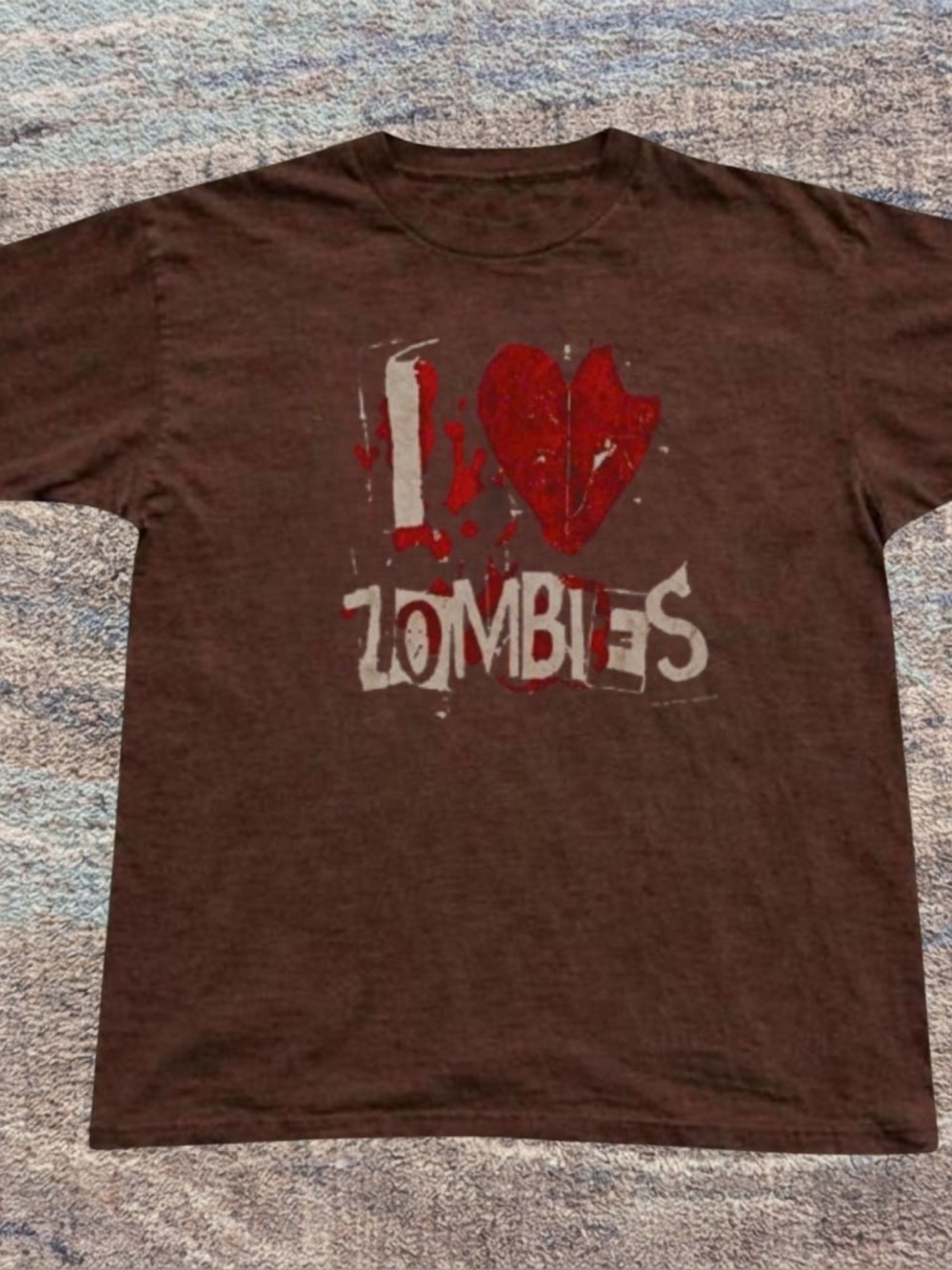 Gildan Brown Graphic 'I ♥ Zombies' Short Sleeve Tee